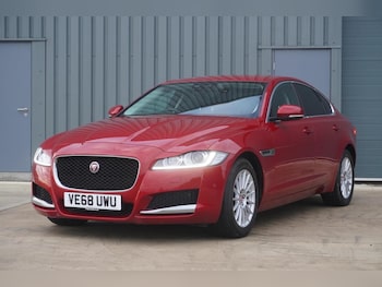 Used Jaguar XF 2018 for sale - 76281459: Photo