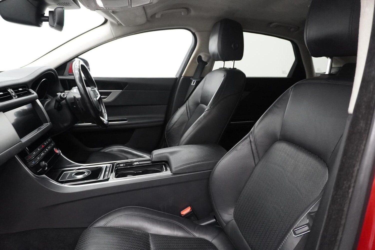 Used Jaguar XF 2018 for sale - 76281459: Photo 50