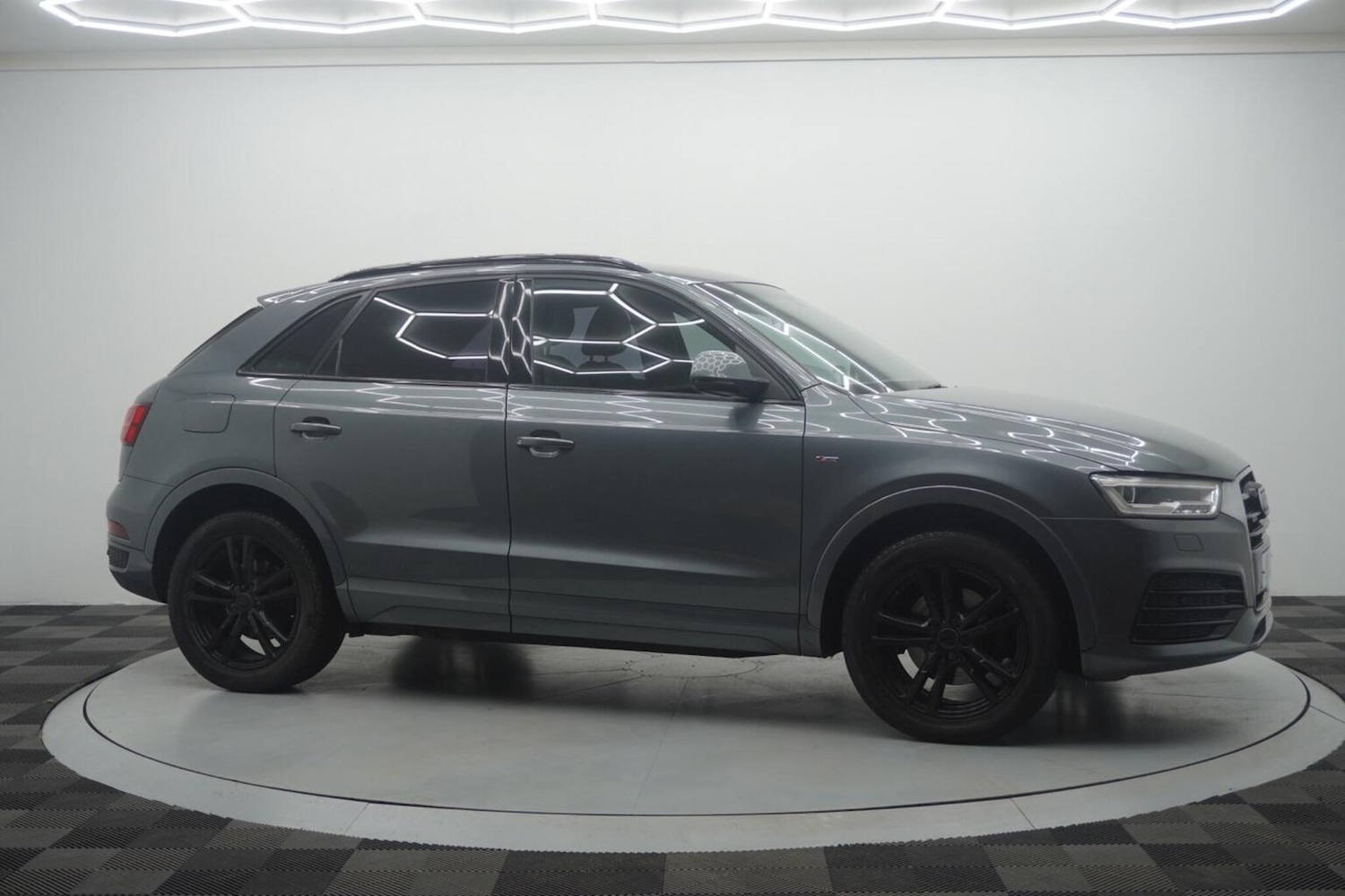 Used Audi Q3 2015 for sale - 77494861: Photo 13