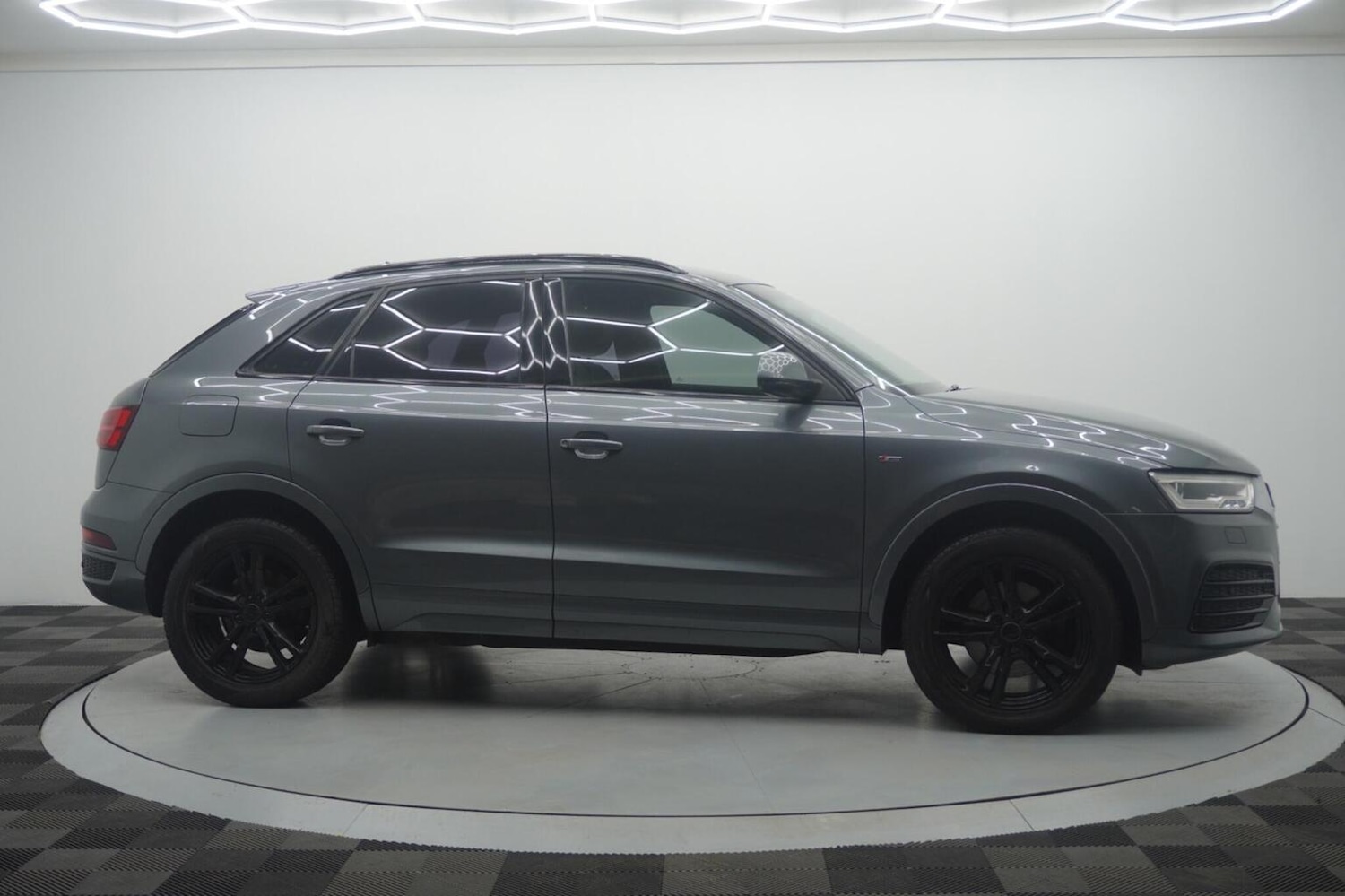 Used Audi Q3 2015 for sale - 77494861: Photo 17