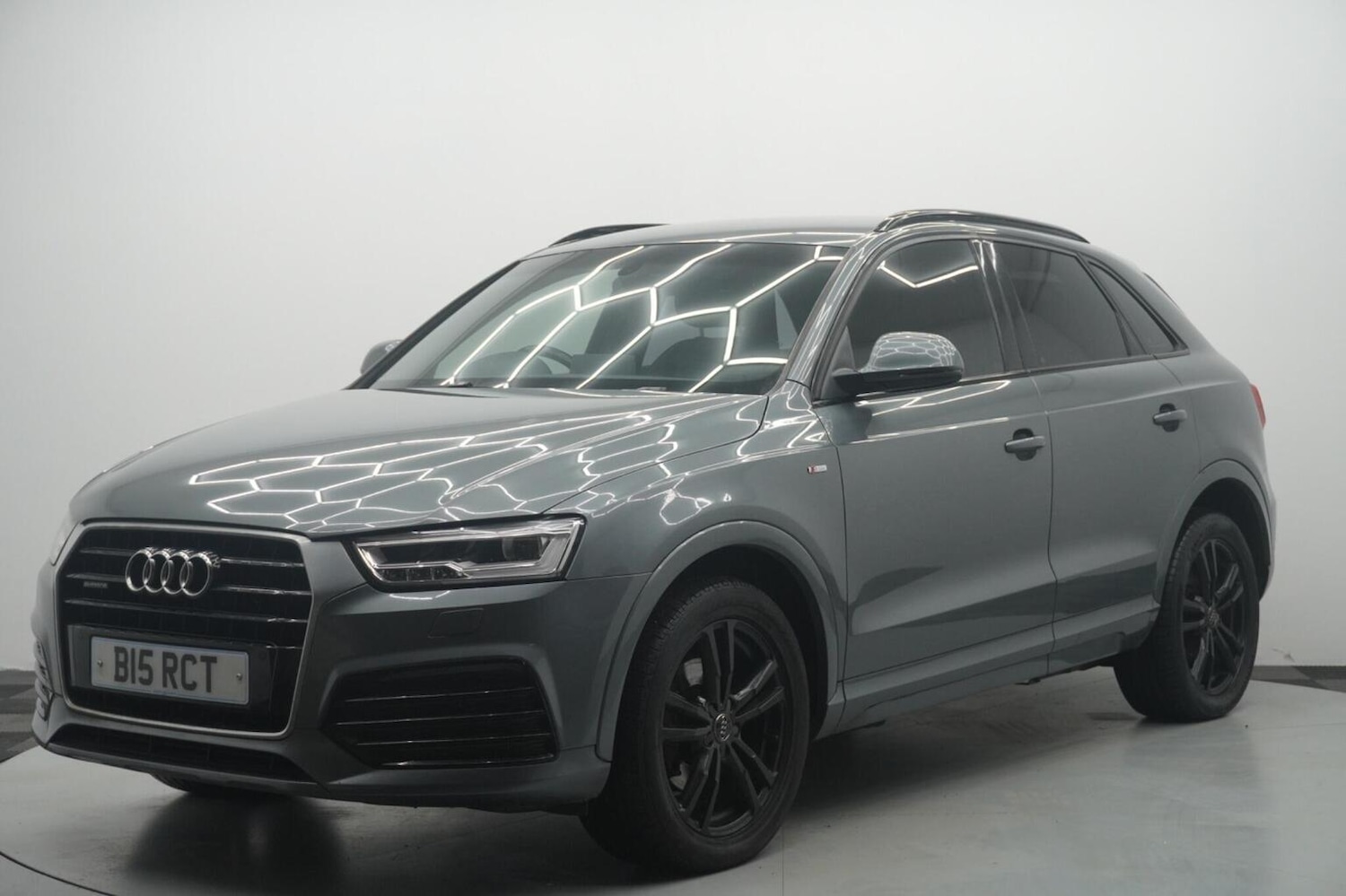 Used Audi Q3 2015 for sale - 77494861: Photo 2