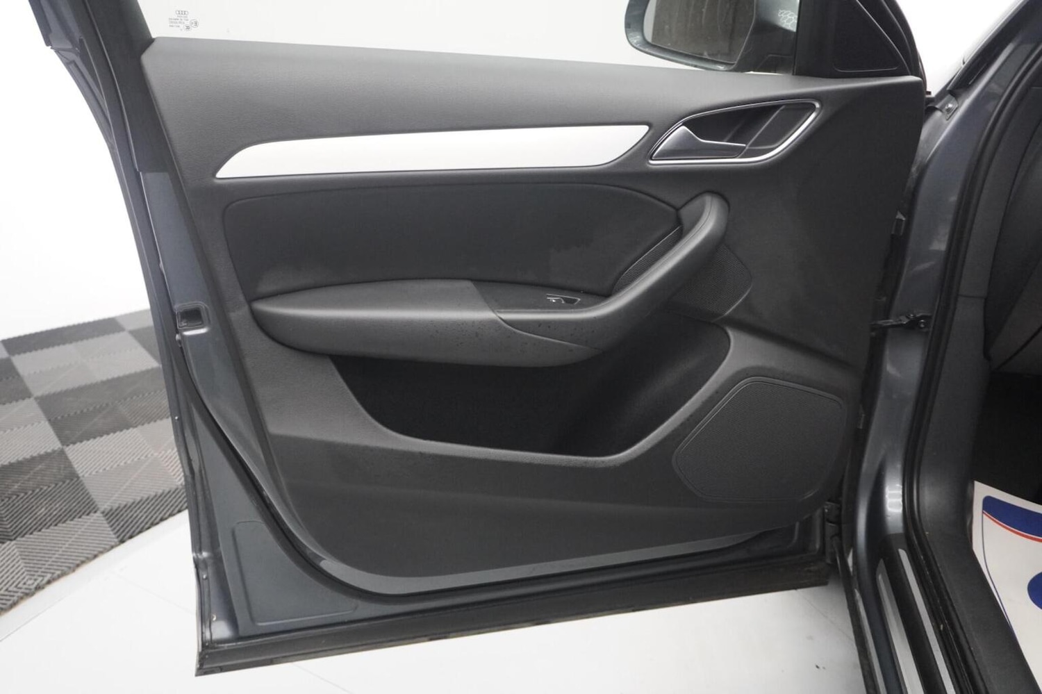 Used Audi Q3 2015 for sale - 77494861: Photo 37