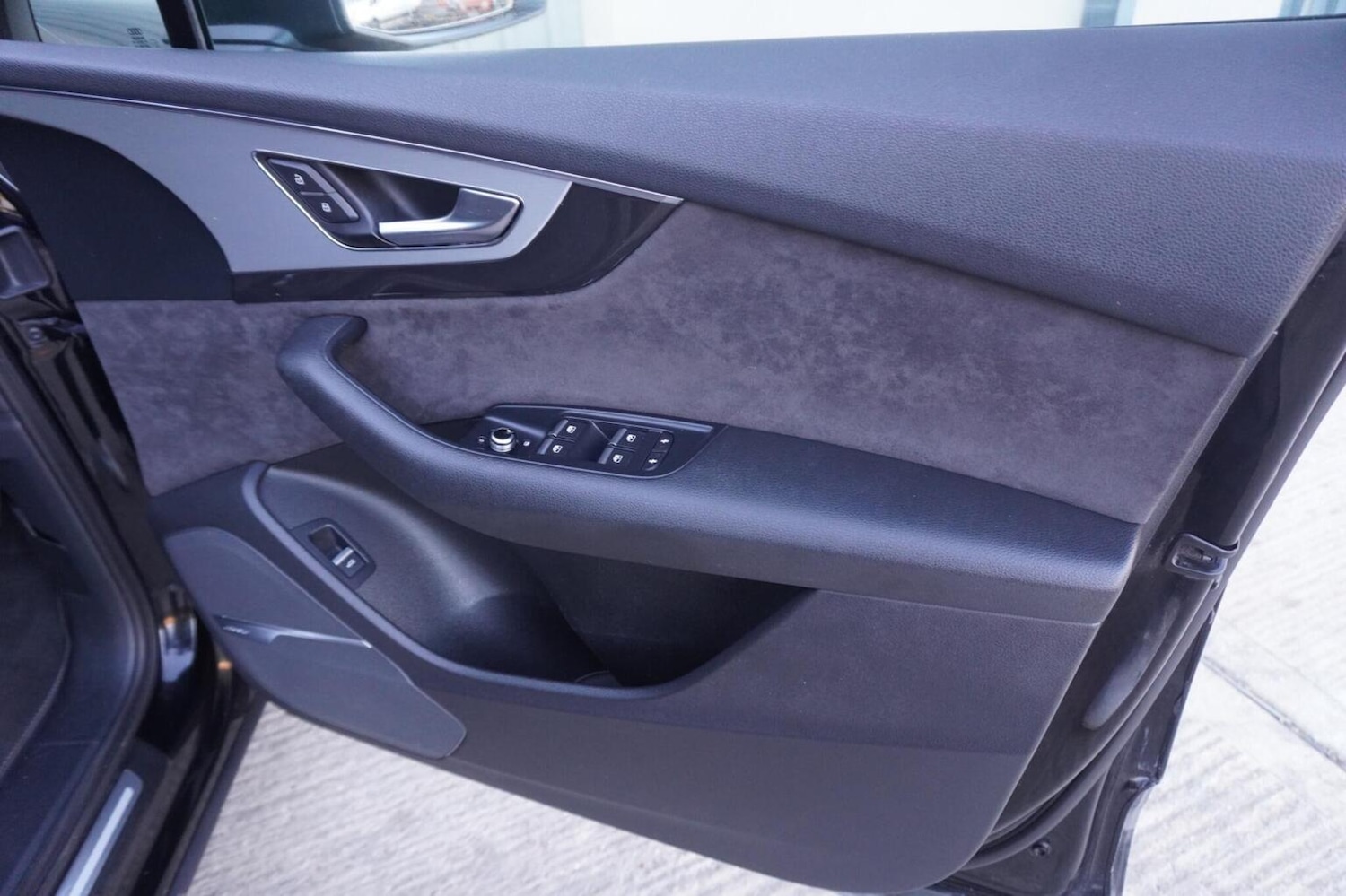 Used Audi Q7 2017 for sale - 76347152: Photo 40