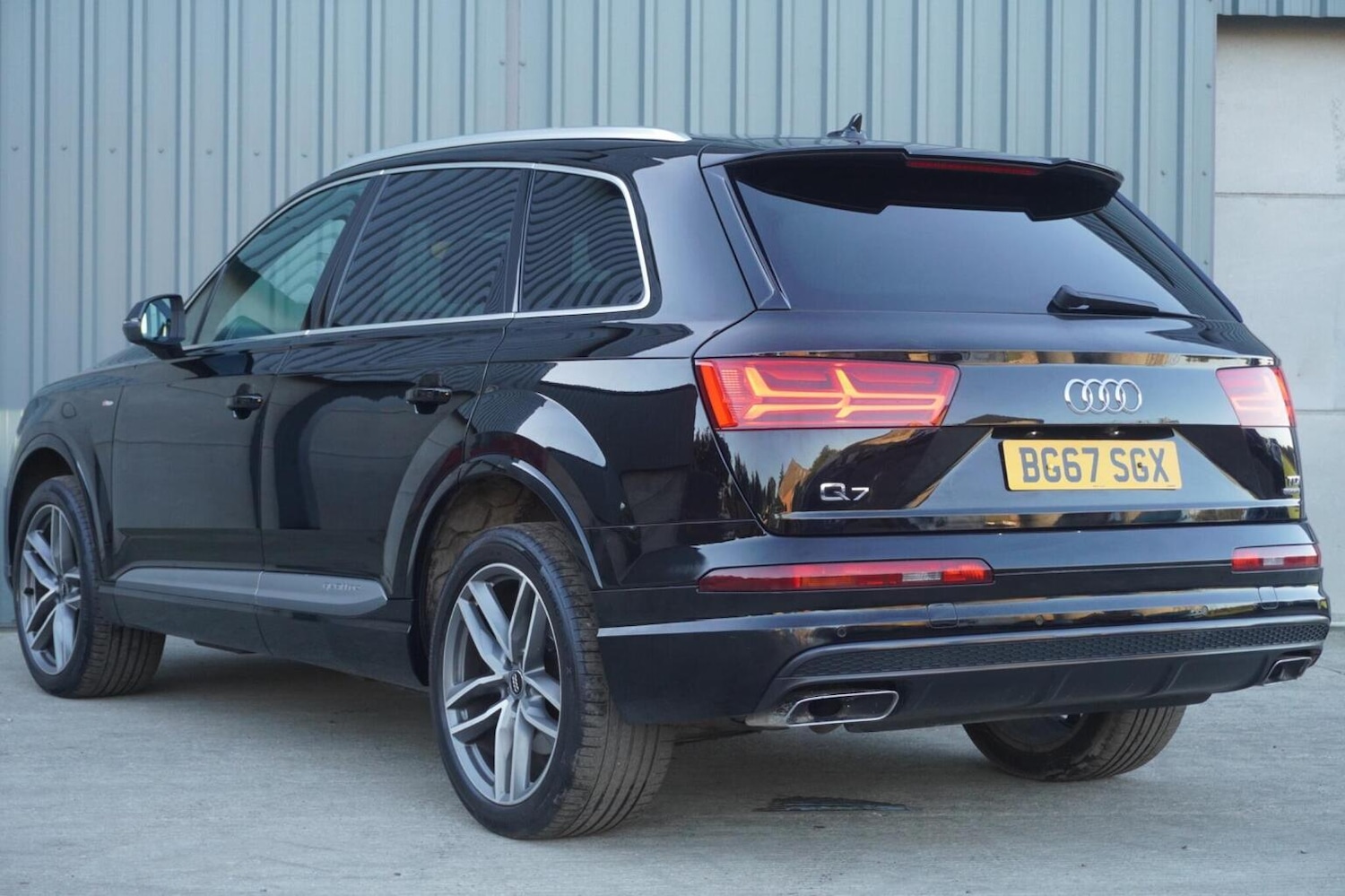 Used Audi Q7 2017 for sale - 76347152: Photo 9