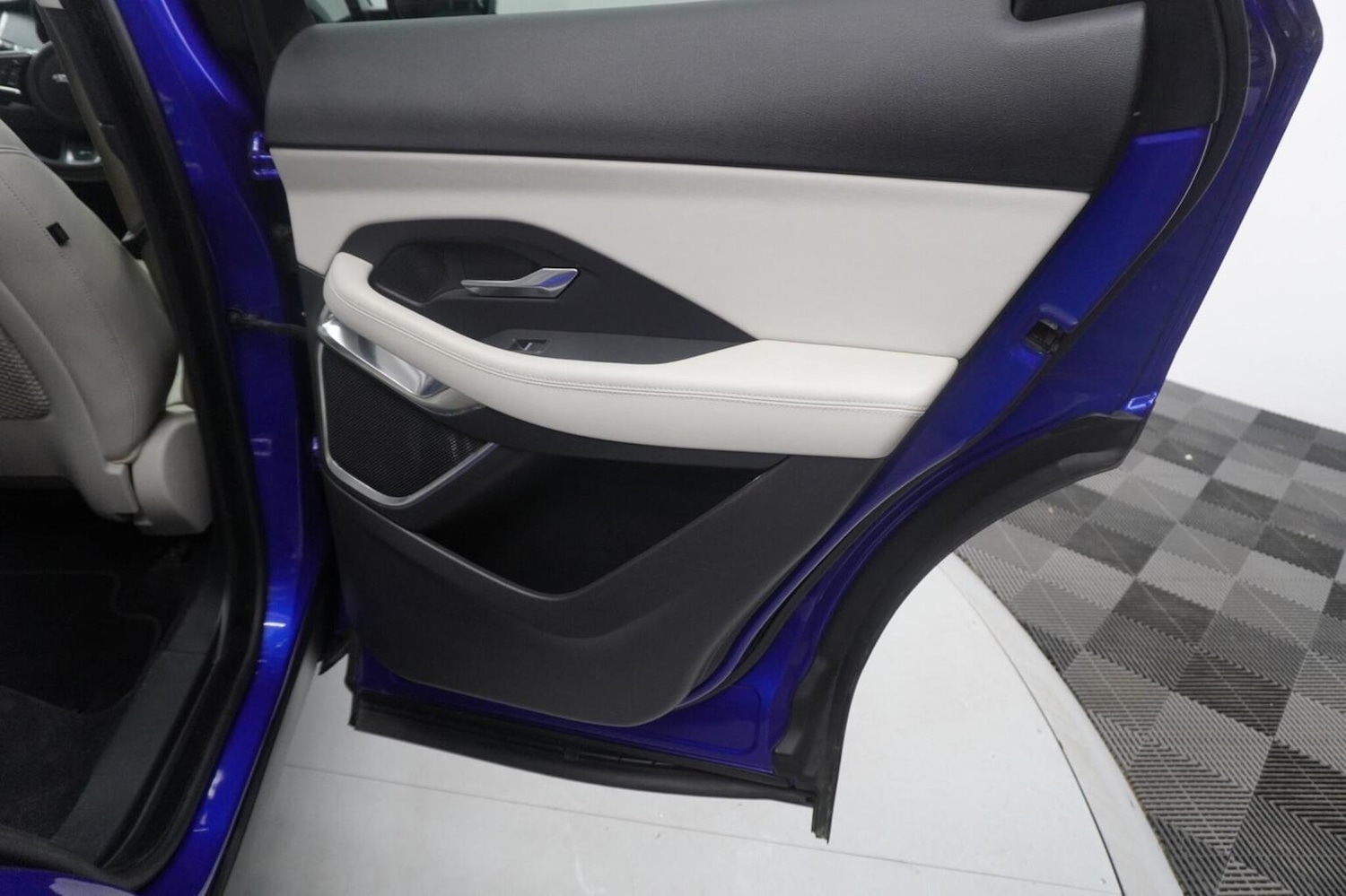 Used Jaguar E-Pace 2018 for sale - 77997287: Photo 72