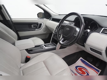 Used Land Rover Discovery Sport 2017 for sale - 77189346: Photo