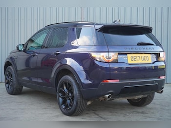 Used Land Rover Discovery Sport 2017 for sale - 76211875: Photo