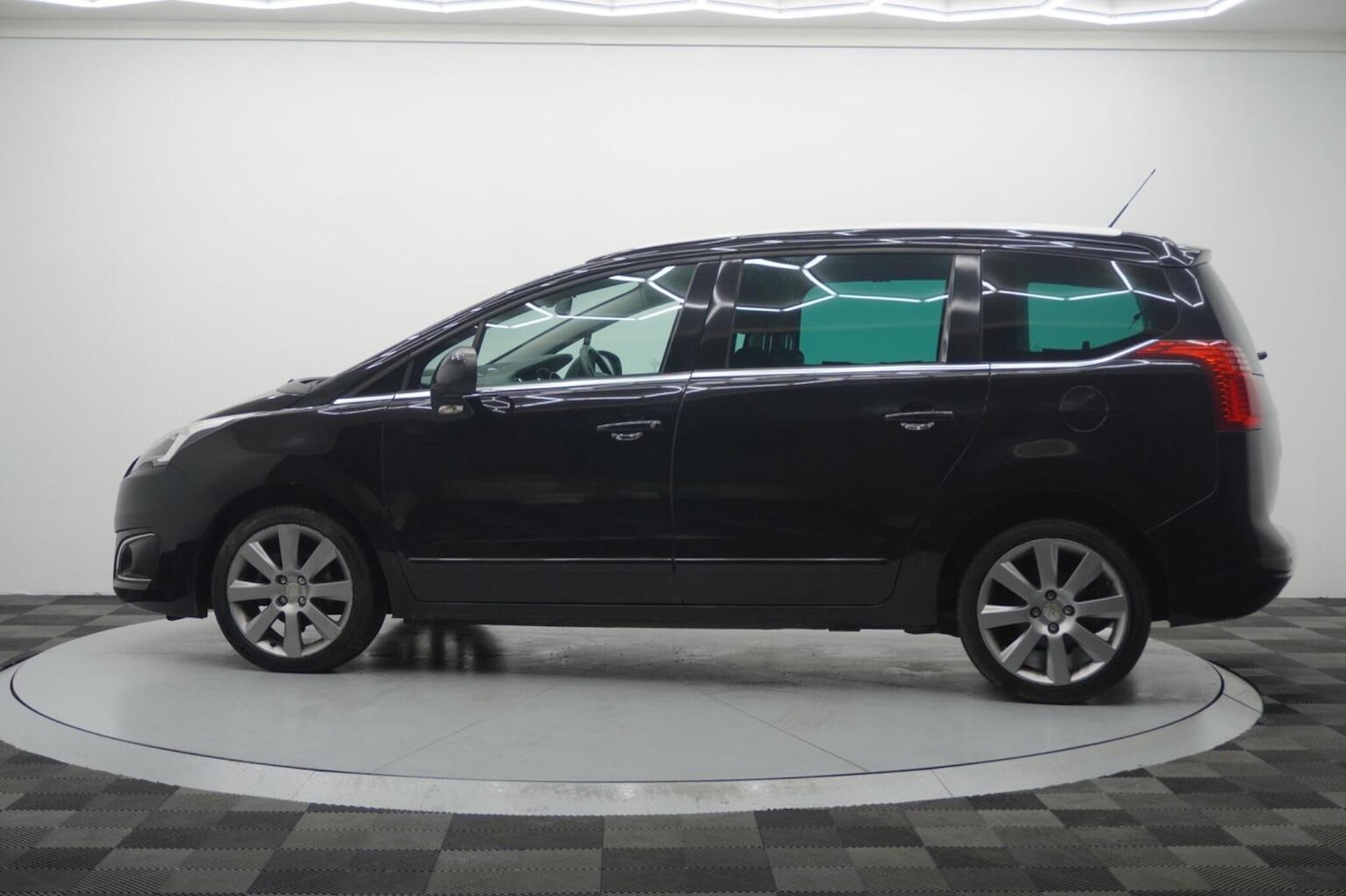 Used Peugeot 5008 2015 for sale - 77154381: Photo 12