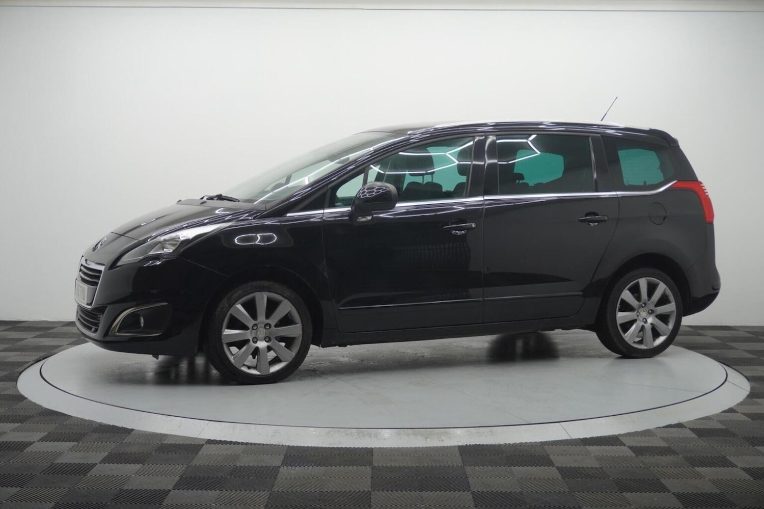 Used Peugeot 5008 2015 for sale - 77154381: Photo 15