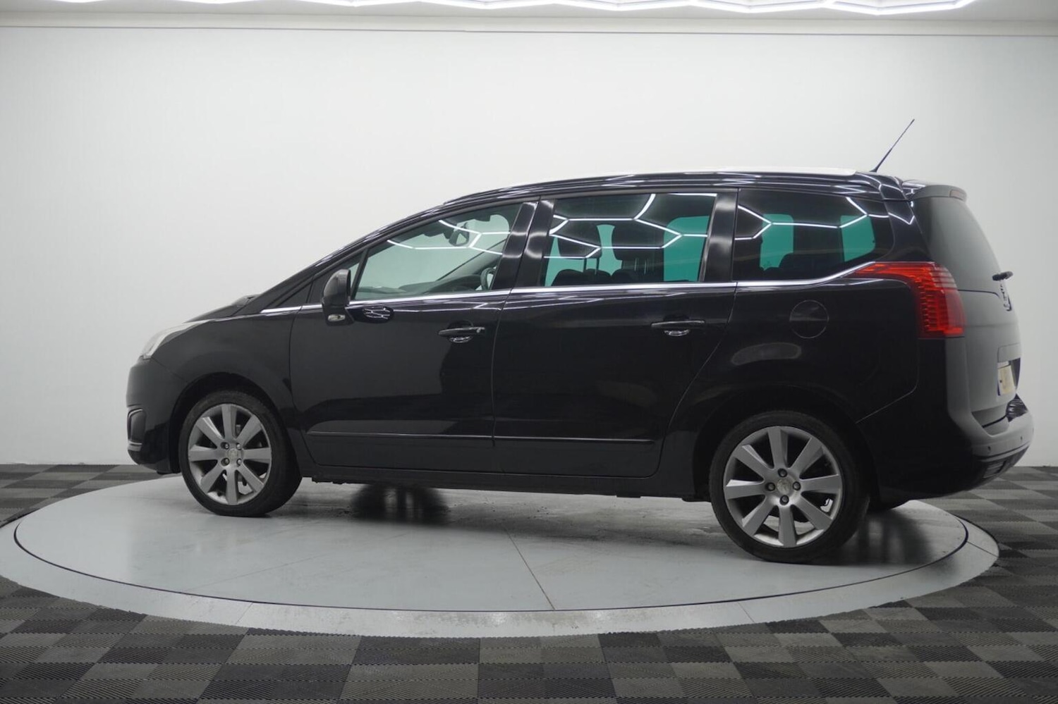 Used Peugeot 5008 2015 for sale - 77154381: Photo 16