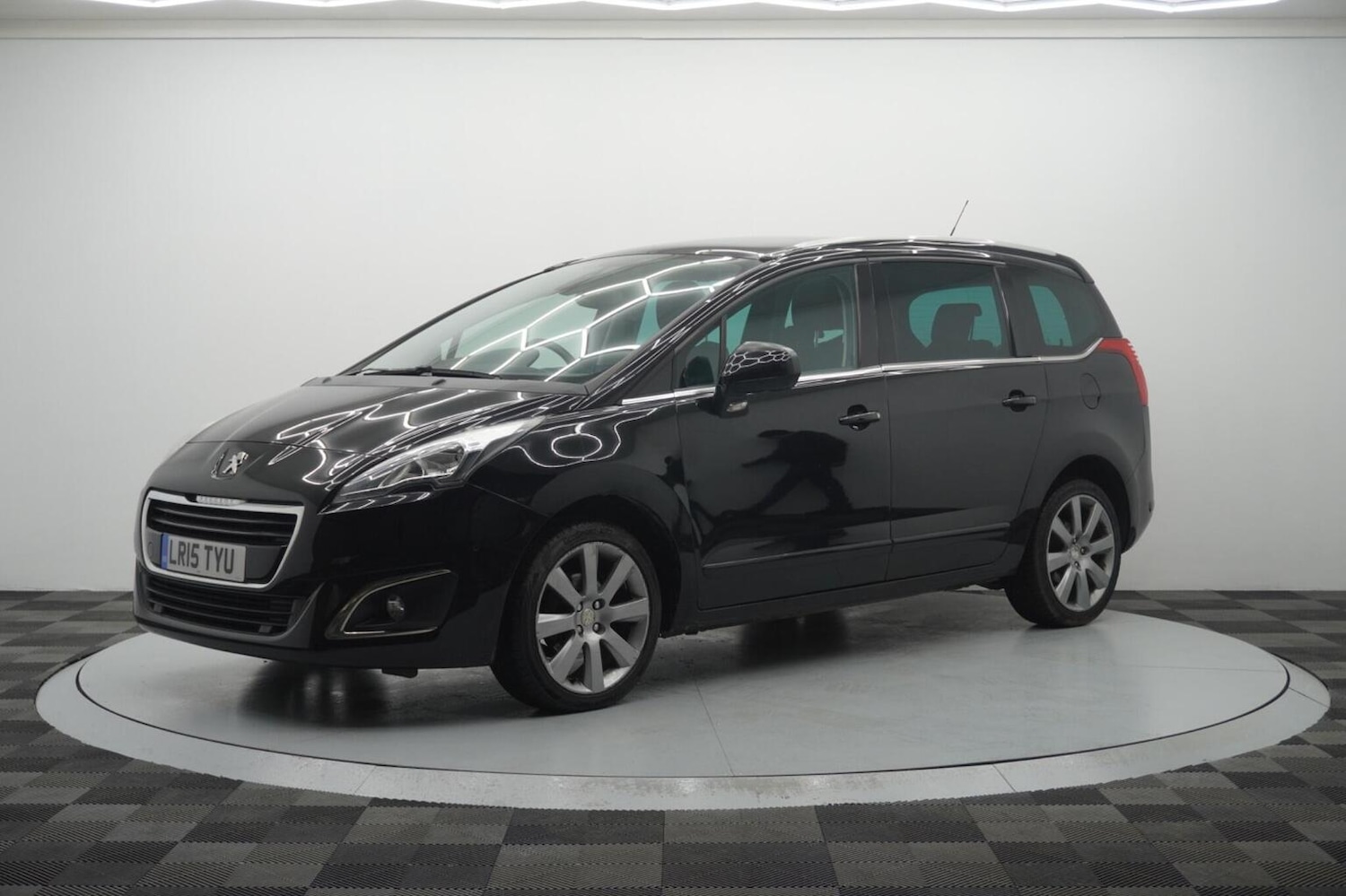 Used Peugeot 5008 2015 for sale - 77154381: Photo 2