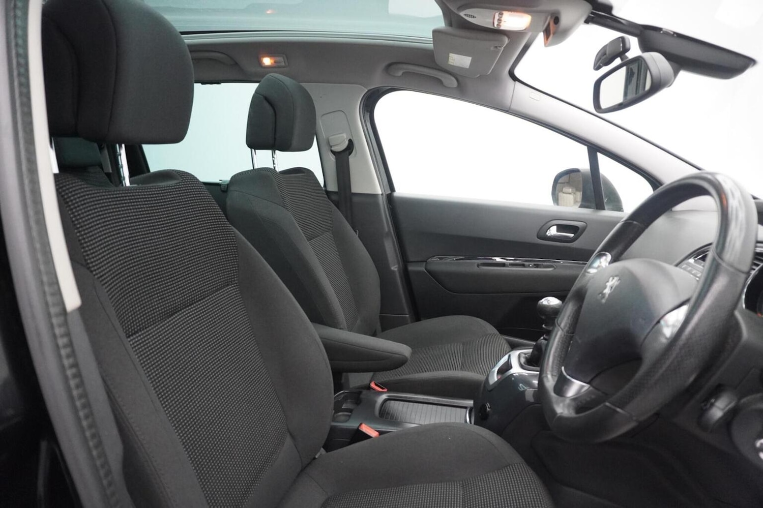 Used Peugeot 5008 2015 for sale - 77154381: Photo 26