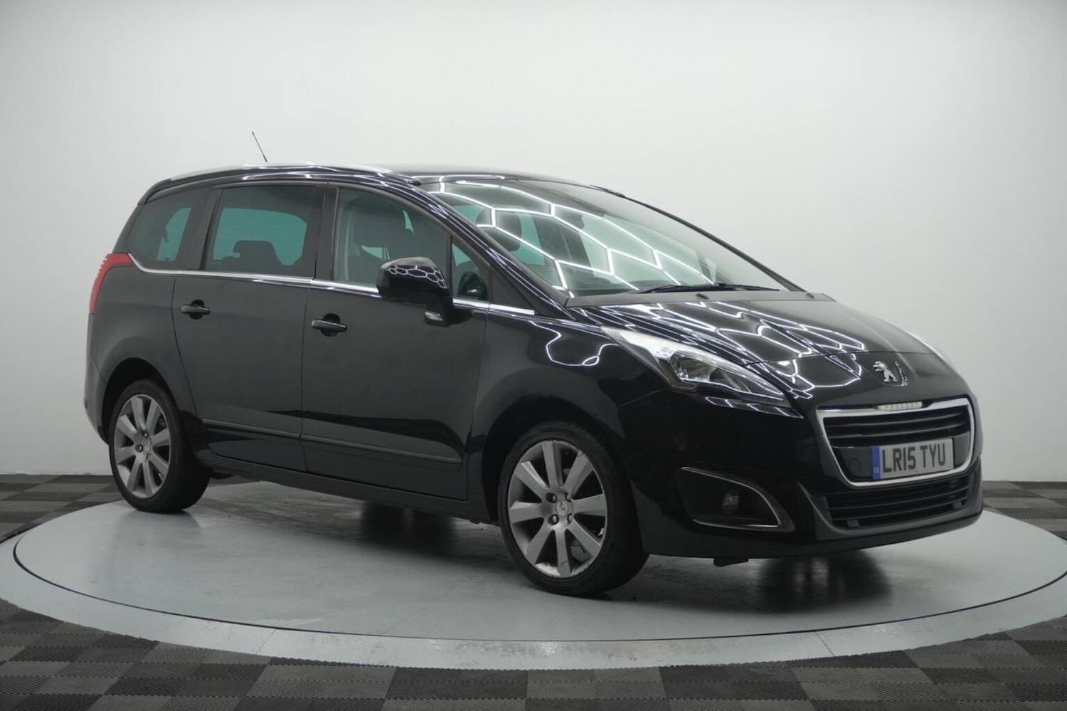 Used Peugeot 5008 2015 for sale - 77154381: Photo 3