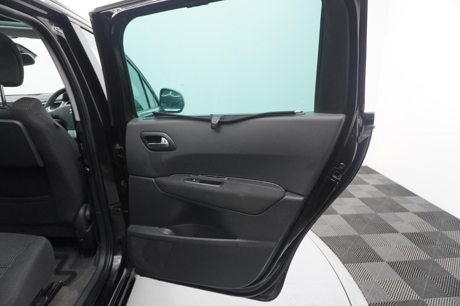 Used Peugeot 5008 2015 for sale - 77154381: Photo 33