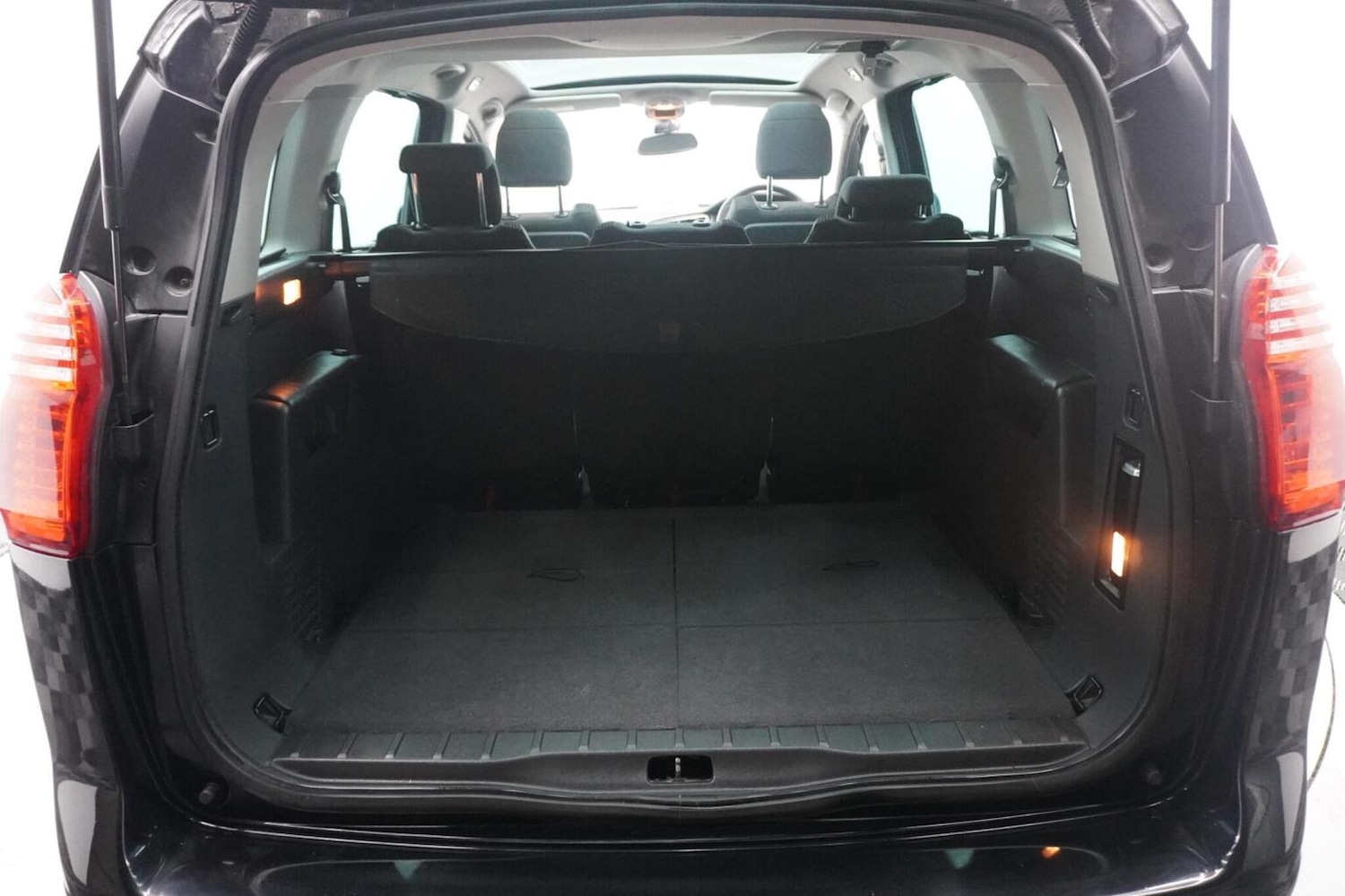 Used Peugeot 5008 2015 for sale - 77154381: Photo 36