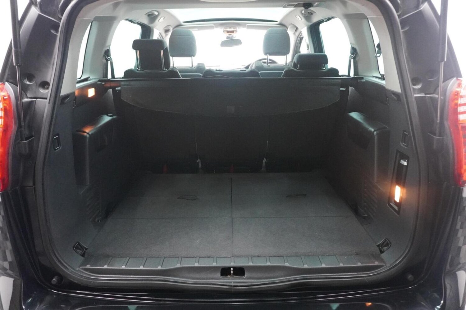 Used Peugeot 5008 2015 for sale - 77154381: Photo 37