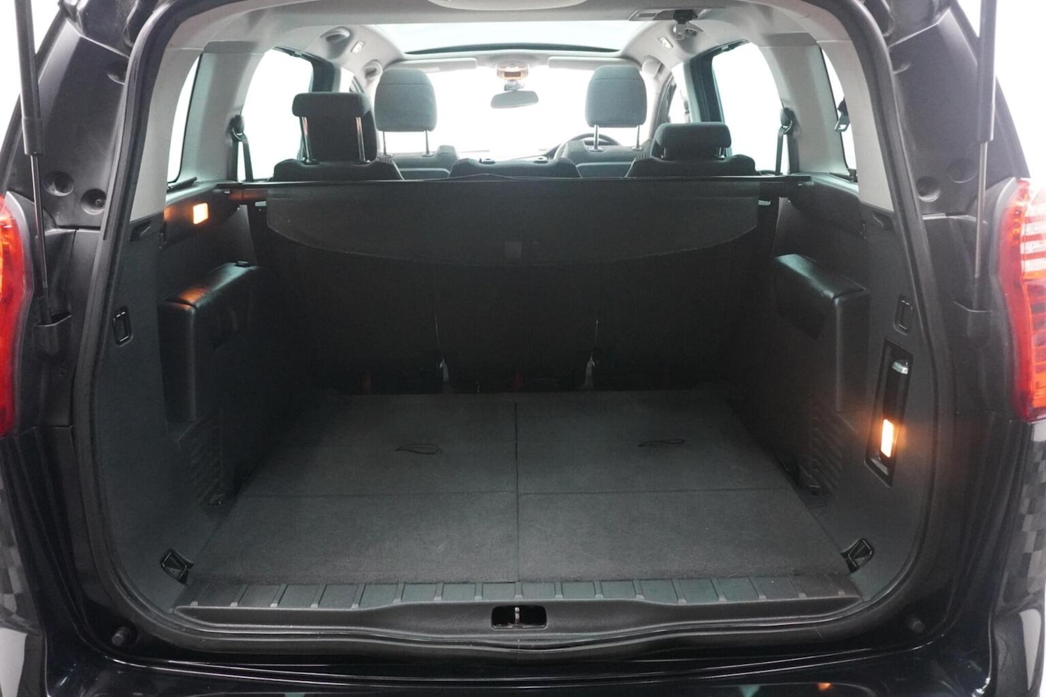 Used Peugeot 5008 2015 for sale - 77154381: Photo 38