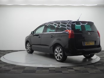 Used Peugeot 5008 2015 for sale - 77154381: Photo