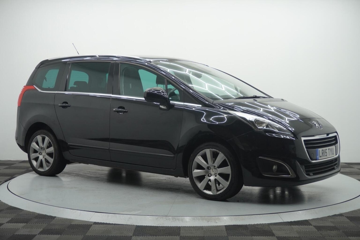 Used Peugeot 5008 2015 for sale - 77154381: Photo 6