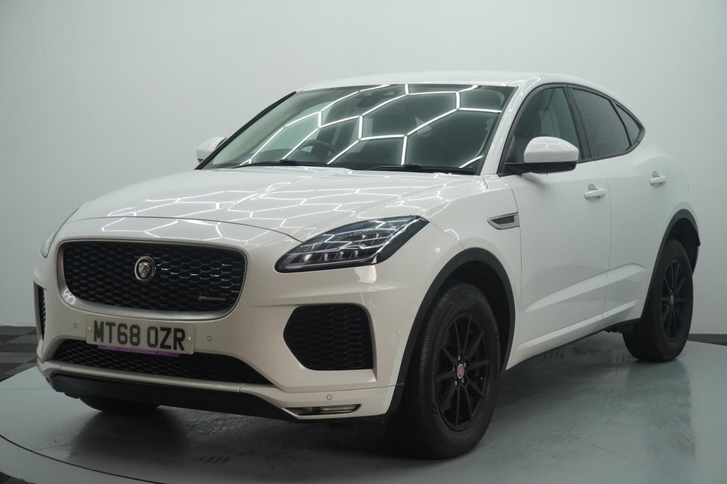 Used Jaguar E-Pace 2018 for sale - 77277328: Photo 2