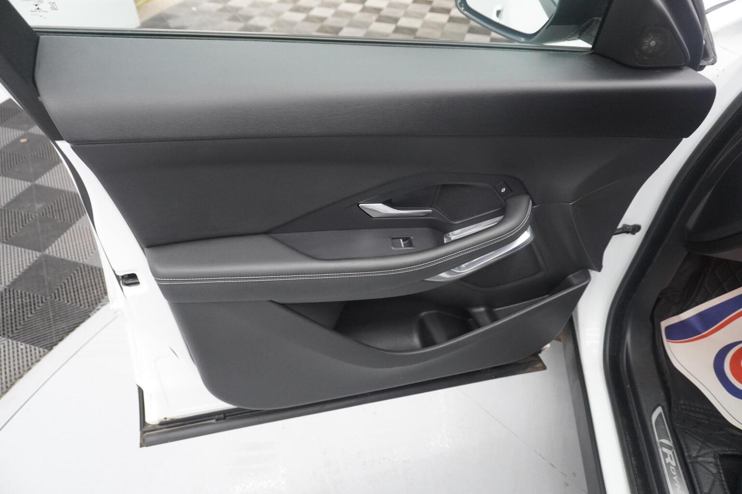 Used Jaguar E-Pace 2018 for sale - 77277328: Photo 76