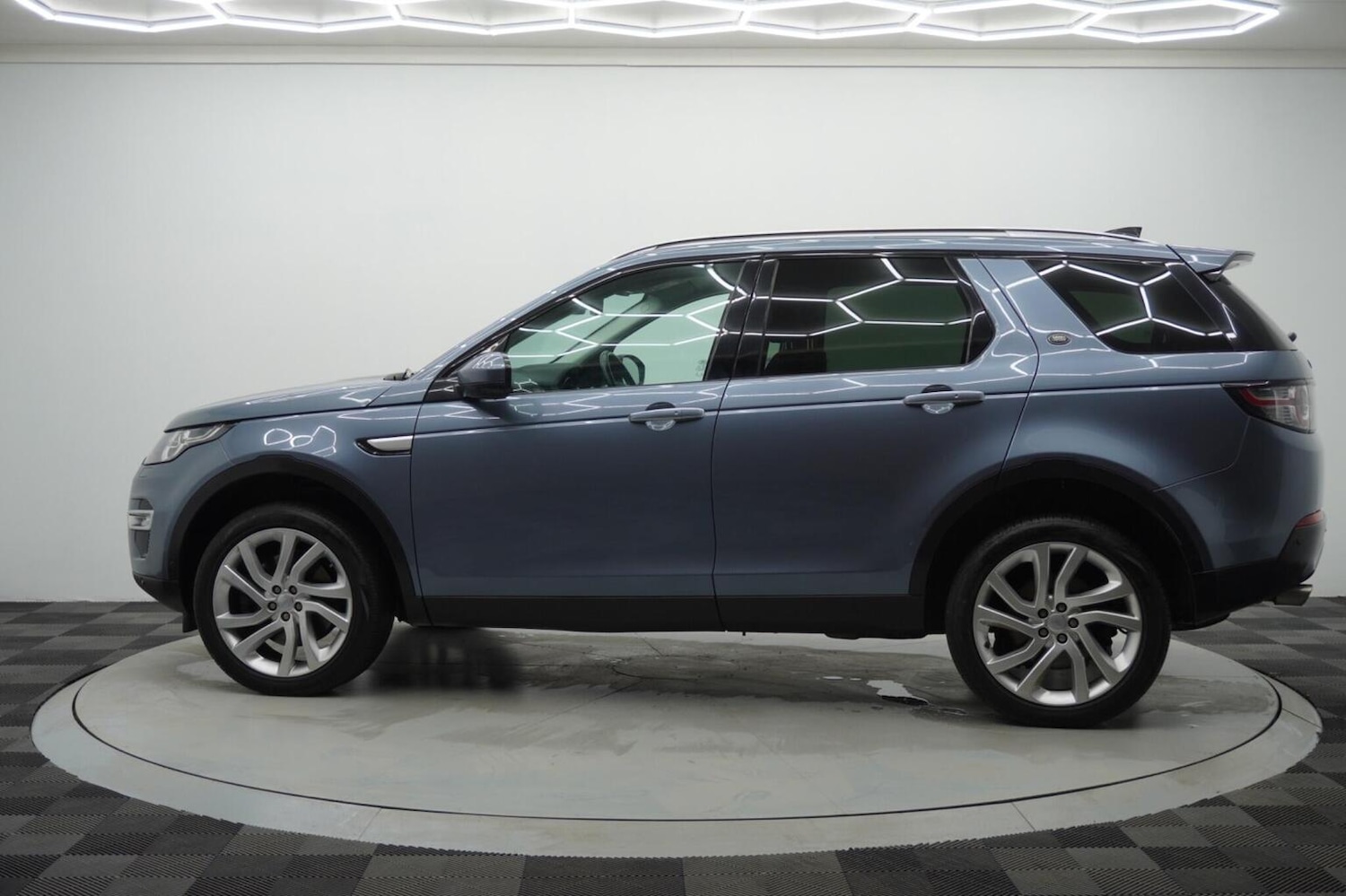 Used Land Rover Discovery Sport 2018 for sale - 77073102: Photo 17
