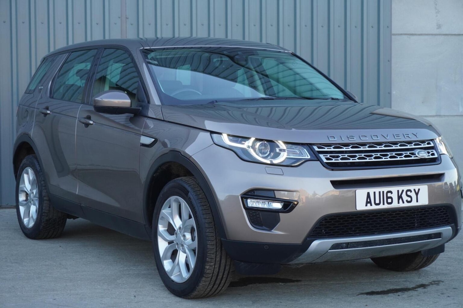 Used Land Rover Discovery Sport 2016 for sale - 76347192: Photo 1