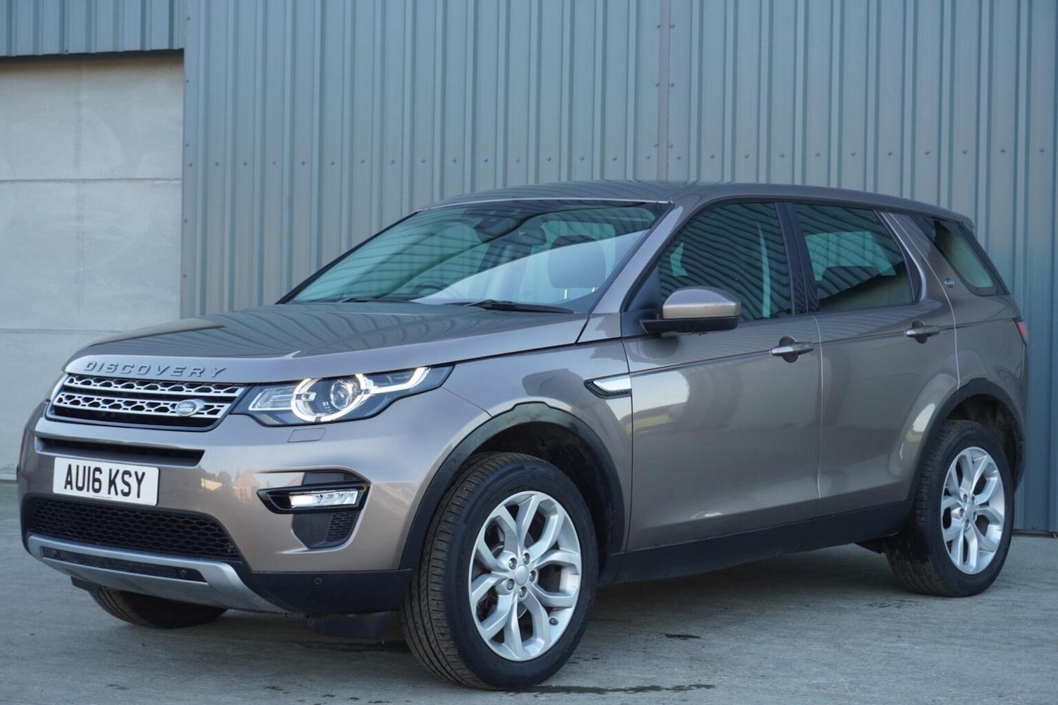 Used Land Rover Discovery Sport 2016 for sale - 76347192: Photo 11