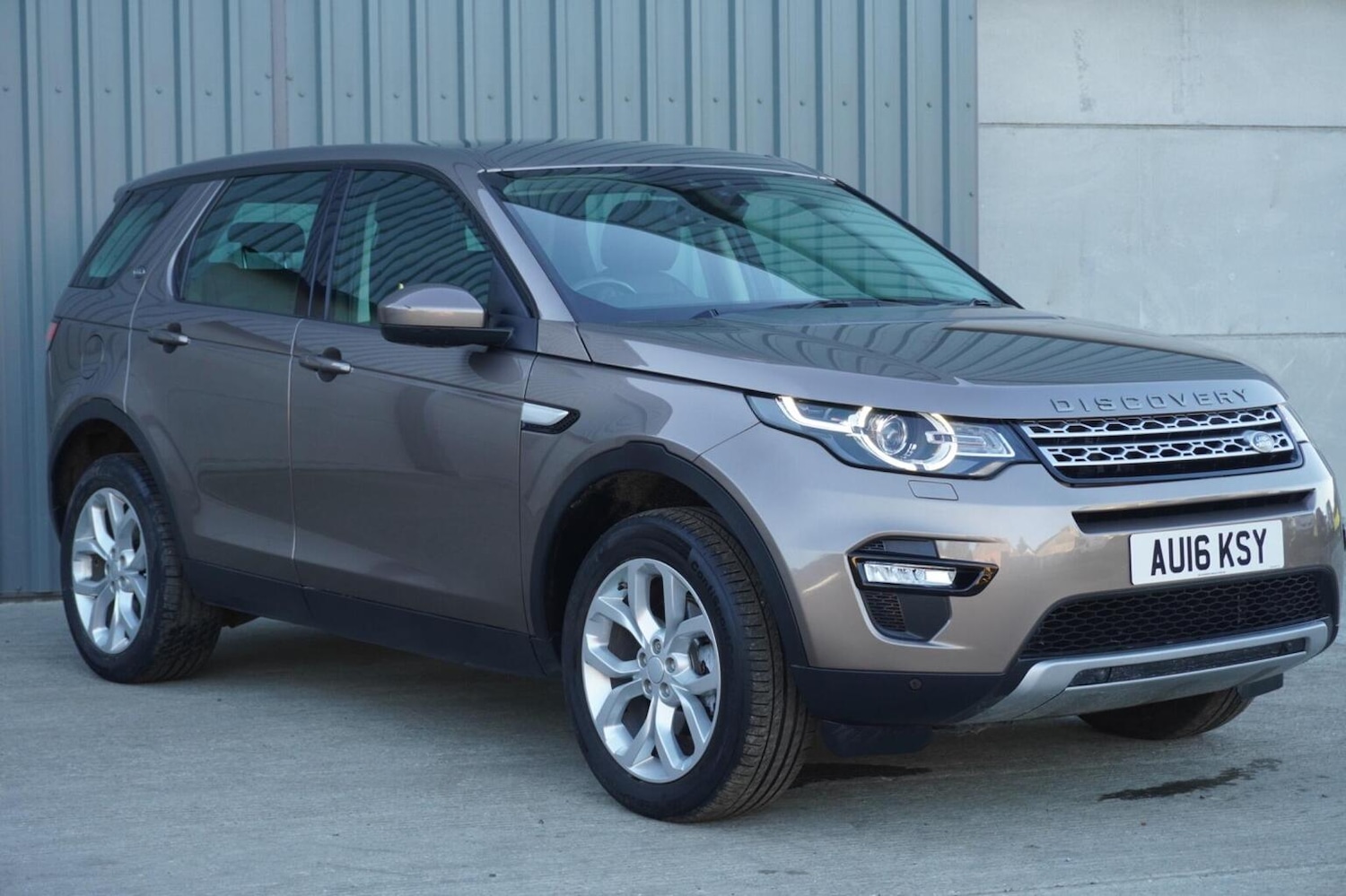 Used Land Rover Discovery Sport 2016 for sale - 76347192: Photo 5