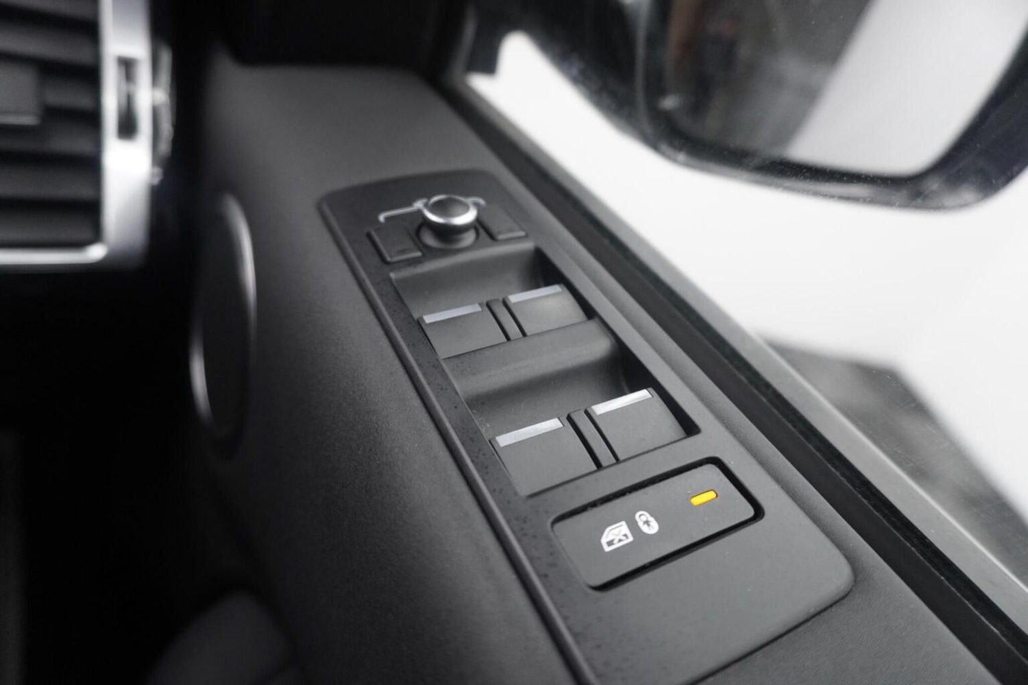 Used Land Rover Discovery 2019 for sale - 77595358: Photo 32