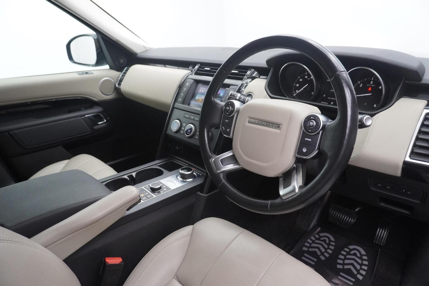 Used Land Rover Discovery 2017 for sale - 77164750: Photo 32