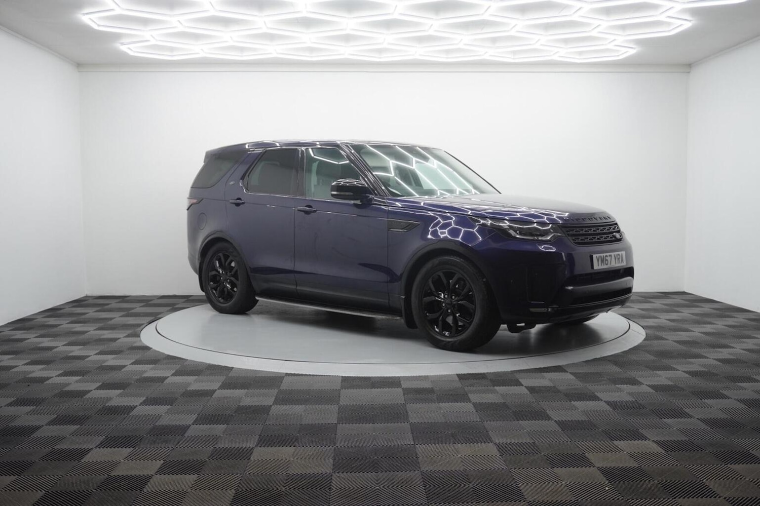 Used Land Rover Discovery 2017 for sale - 77164750: Photo 4