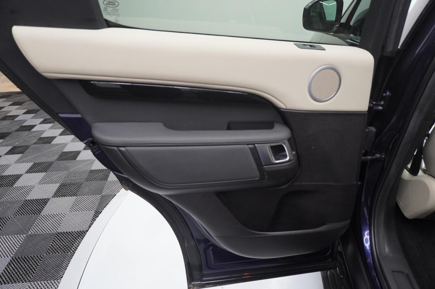 Used Land Rover Discovery 2017 for sale - 77164750: Photo 44