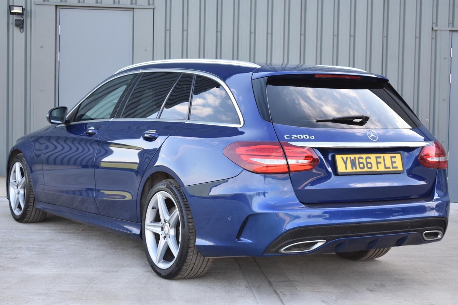 Used Mercedes-Benz C Class 2017 for sale - 77107649: Photo 4