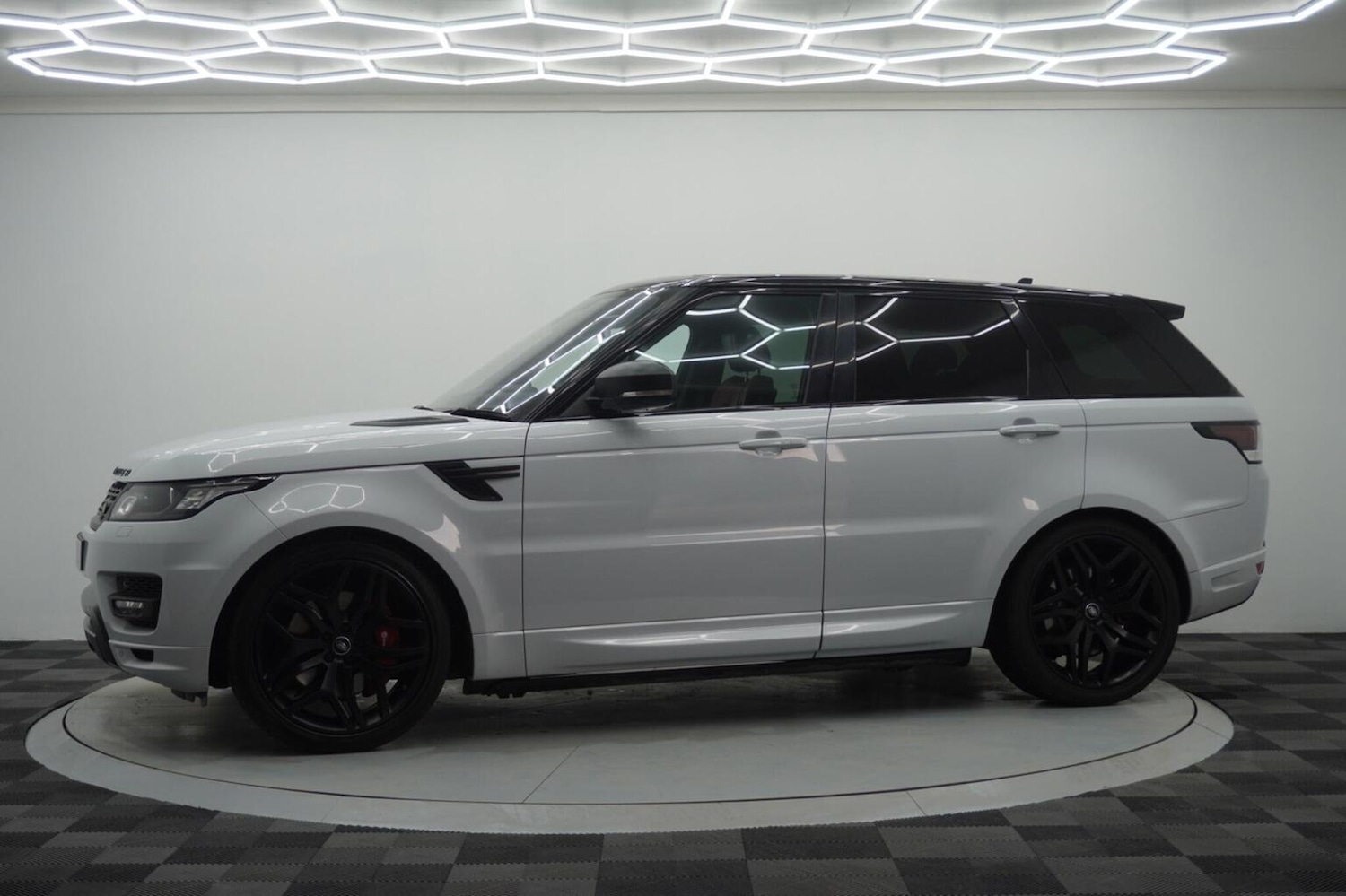 Used Land Rover Range Rover Sport 2016 for sale - 76407537: Photo 11