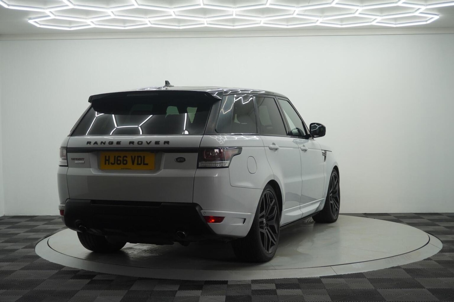 Used Land Rover Range Rover Sport 2016 for sale - 76407537: Photo 18