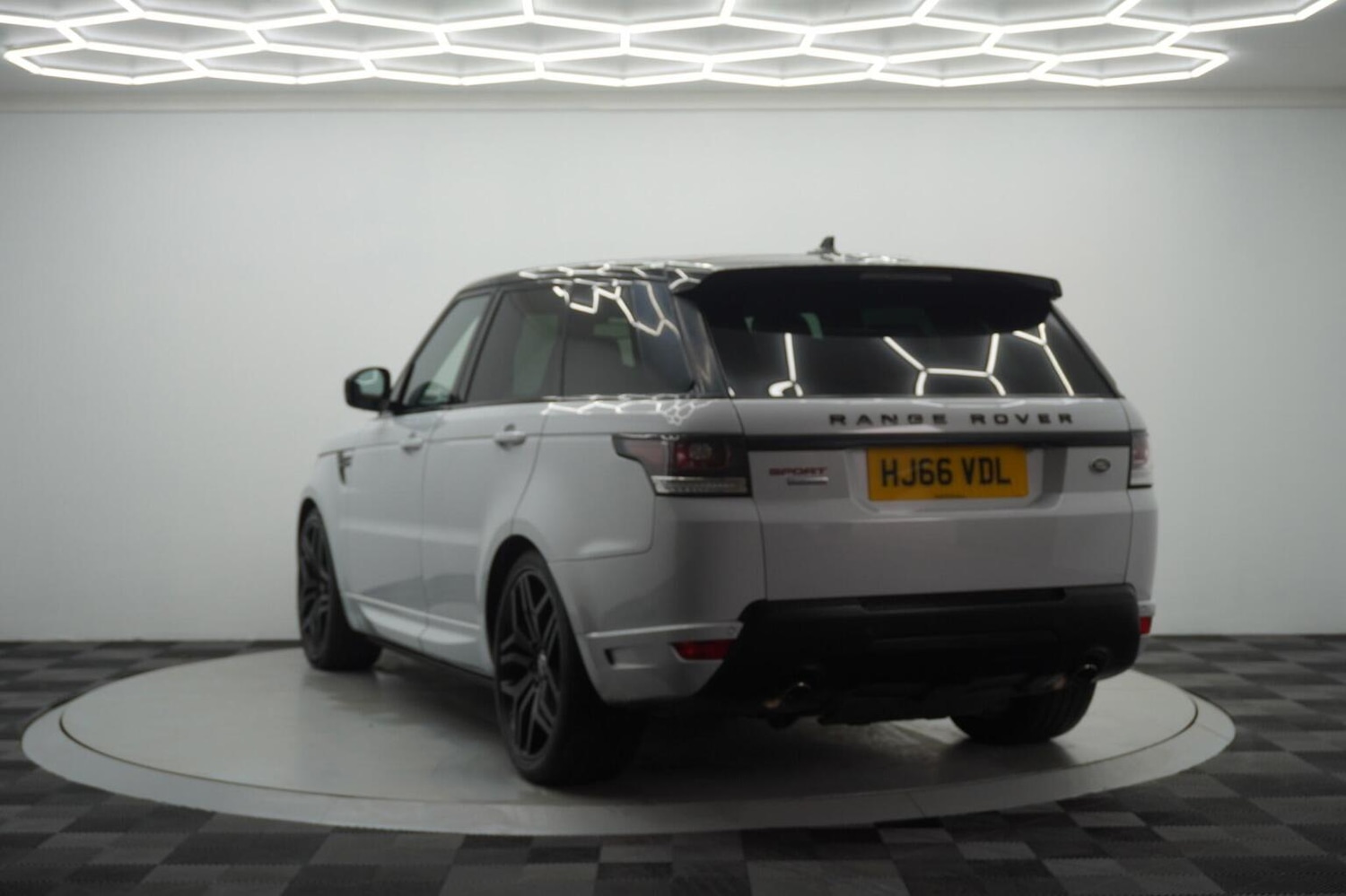 Used Land Rover Range Rover Sport 2016 for sale - 76407537: Photo 4