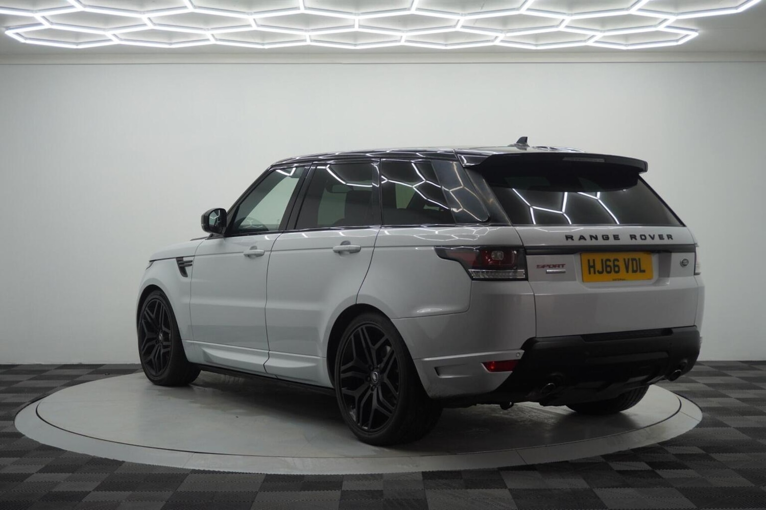 Used Land Rover Range Rover Sport 2016 for sale - 76407537: Photo 9