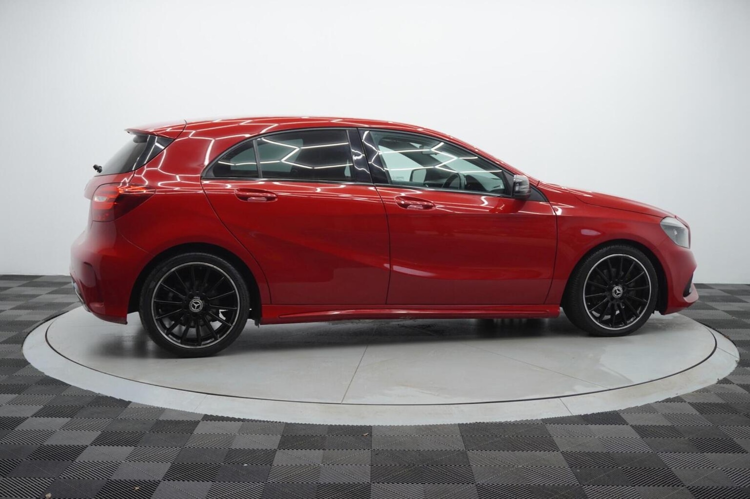 Used Mercedes-Benz A-Class 2018 for sale - 76877606: Photo 41