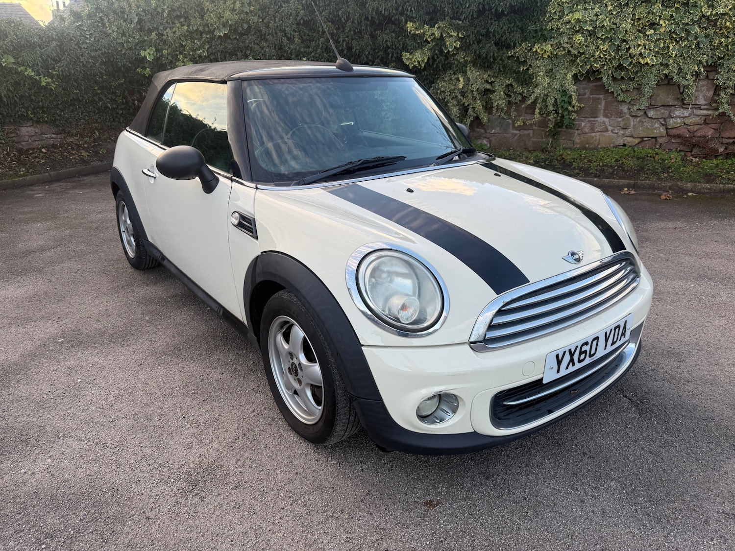 Used MINI Convertible 2010 for sale - 76738607: Photo 1