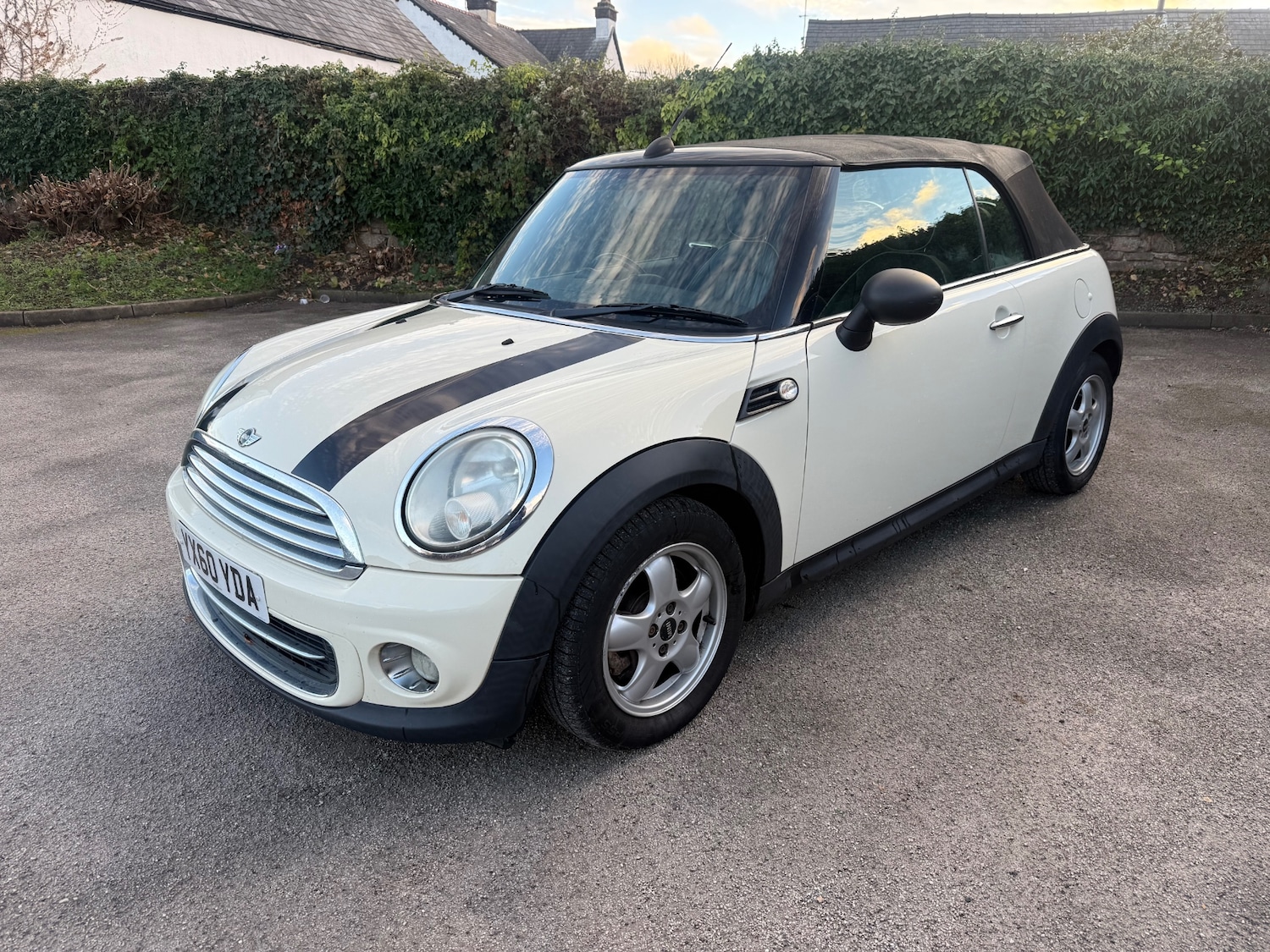 Used MINI Convertible 2010 for sale - 76738607: Photo 3