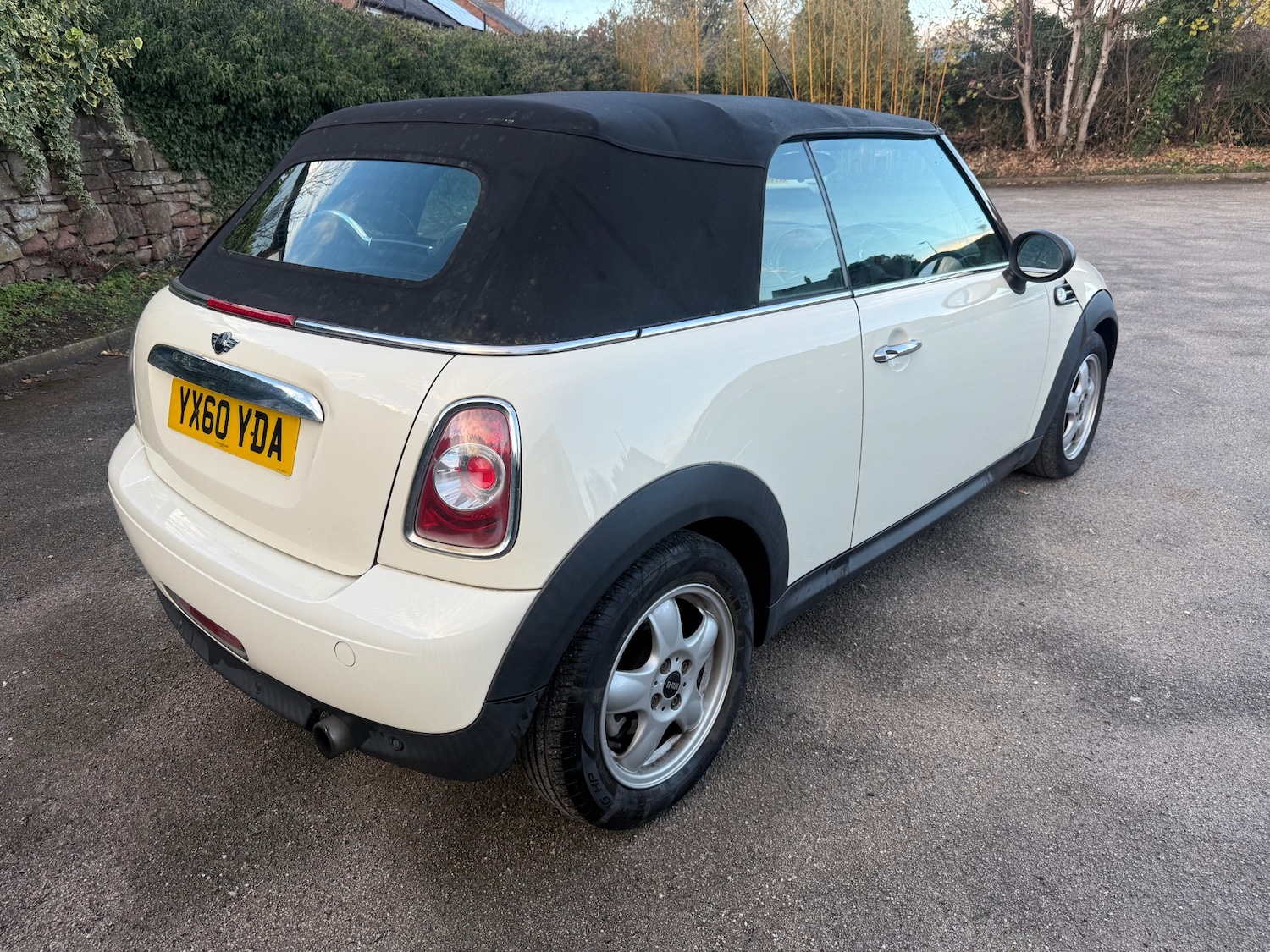 Used MINI Convertible 2010 for sale - 76738607: Photo 4