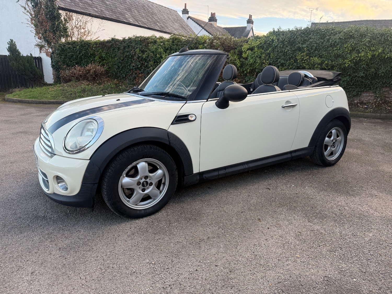 Used MINI Convertible 2010 for sale - 76738607: Photo 7