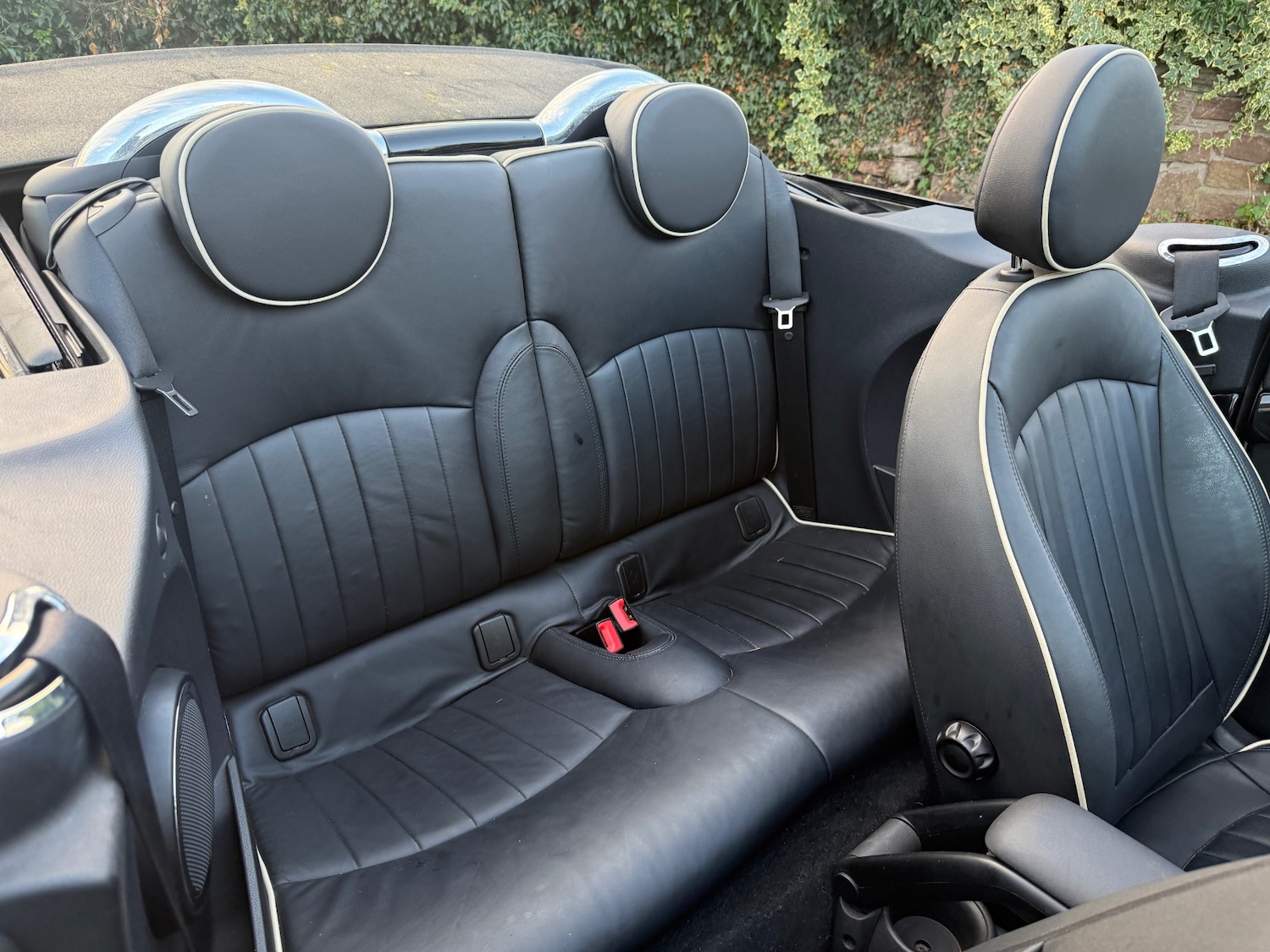 Used MINI Convertible 2010 for sale - 76738607: Photo 9