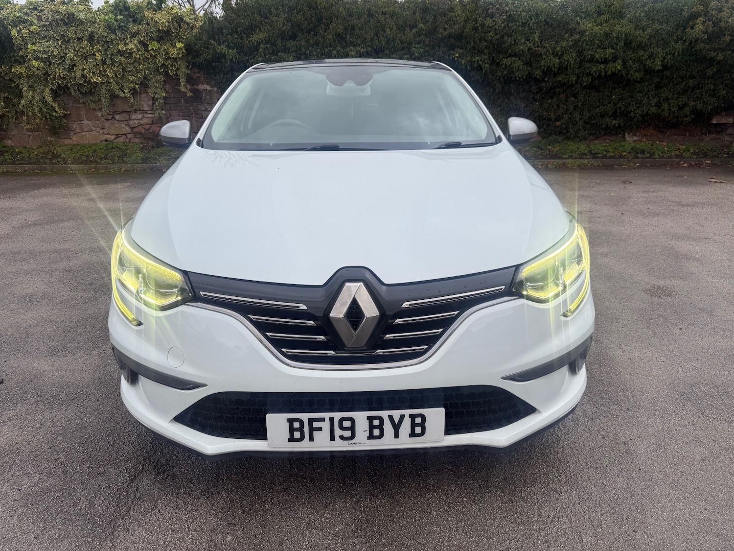 Used Renault Megane 2019 for sale - 76545229: Photo 2