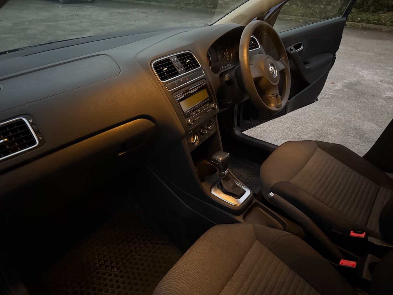 Used Volkswagen Polo 2010 for sale - 76495985: Photo 11