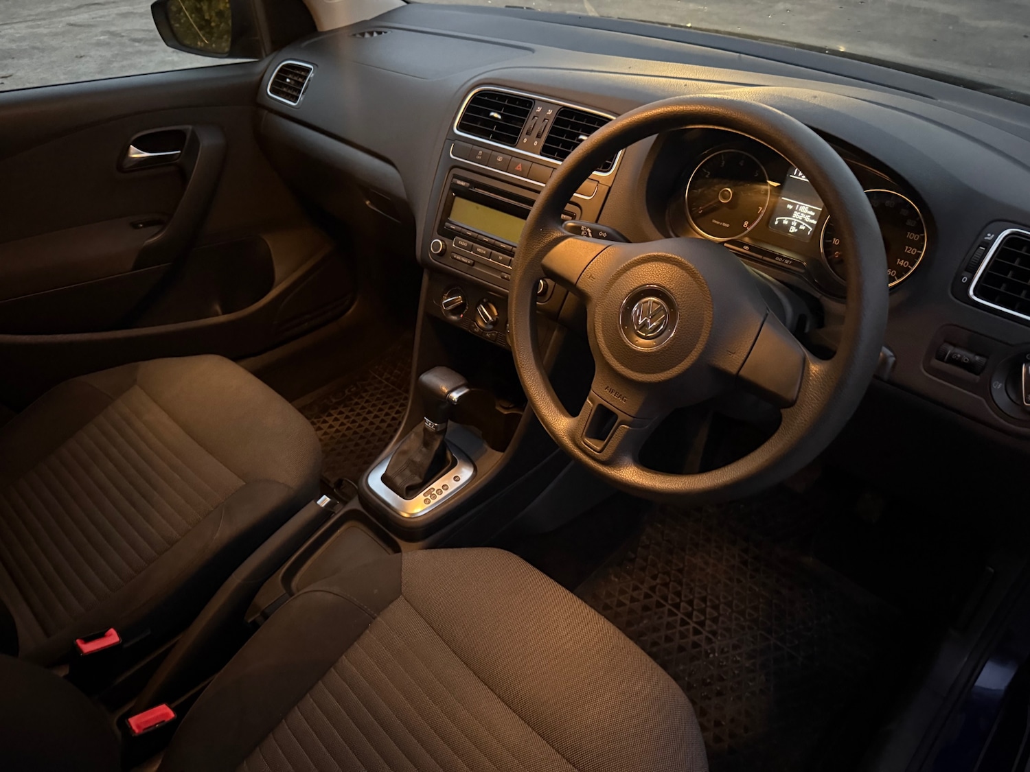 Used Volkswagen Polo 2010 for sale - 76495985: Photo 7