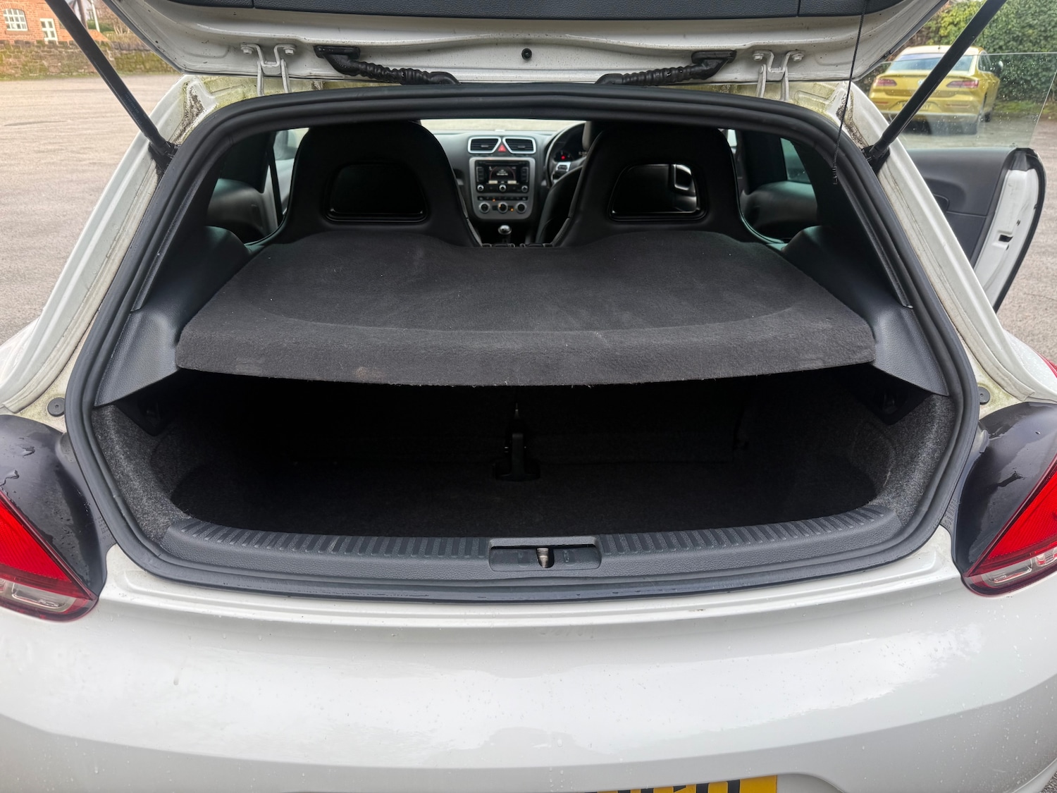 Used Volkswagen Scirocco 2012 for sale - 77570396: Photo 9