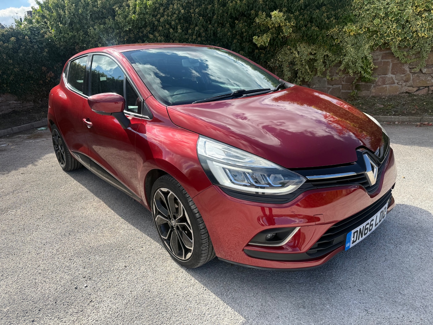 Used Renault Clio 2016 for sale - 76065706: Photo 1