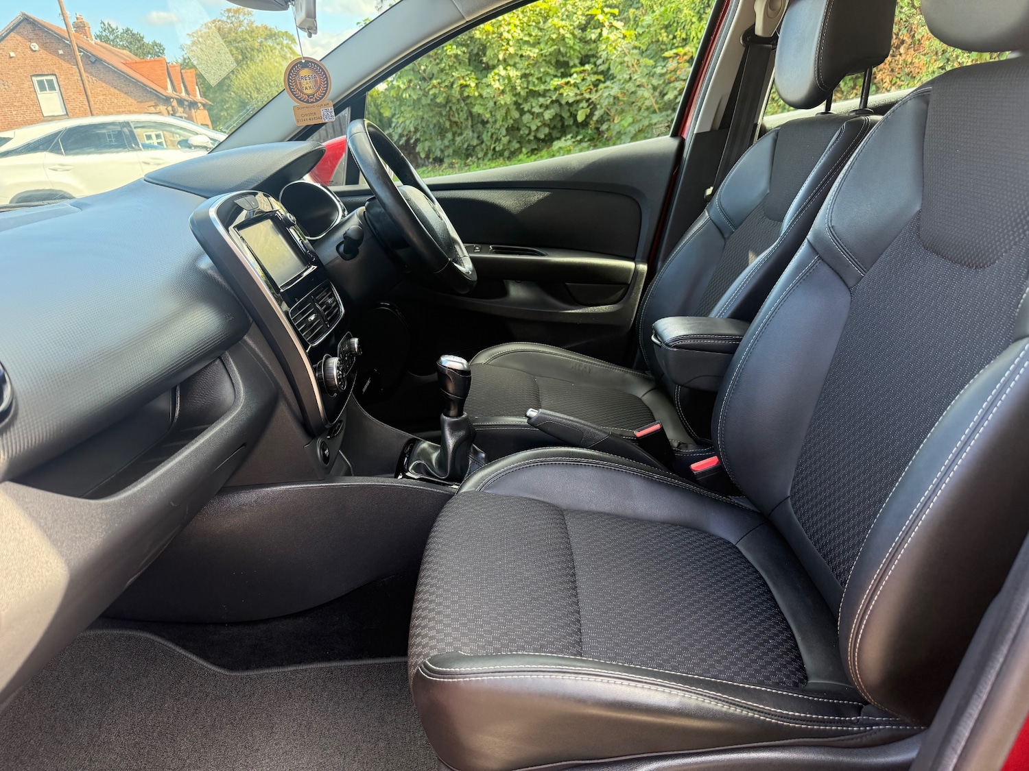 Used Renault Clio 2016 for sale - 76065706: Photo 10